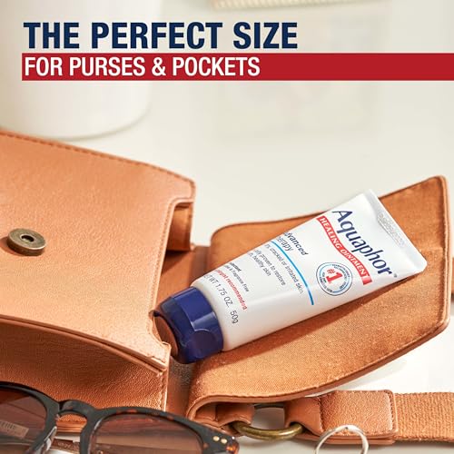 Aquaphor Healing Ointment ingredients build a protective barrier.