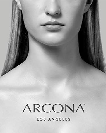 ARCONA Triad Pads witch hazel detail focuses on pore refinement.