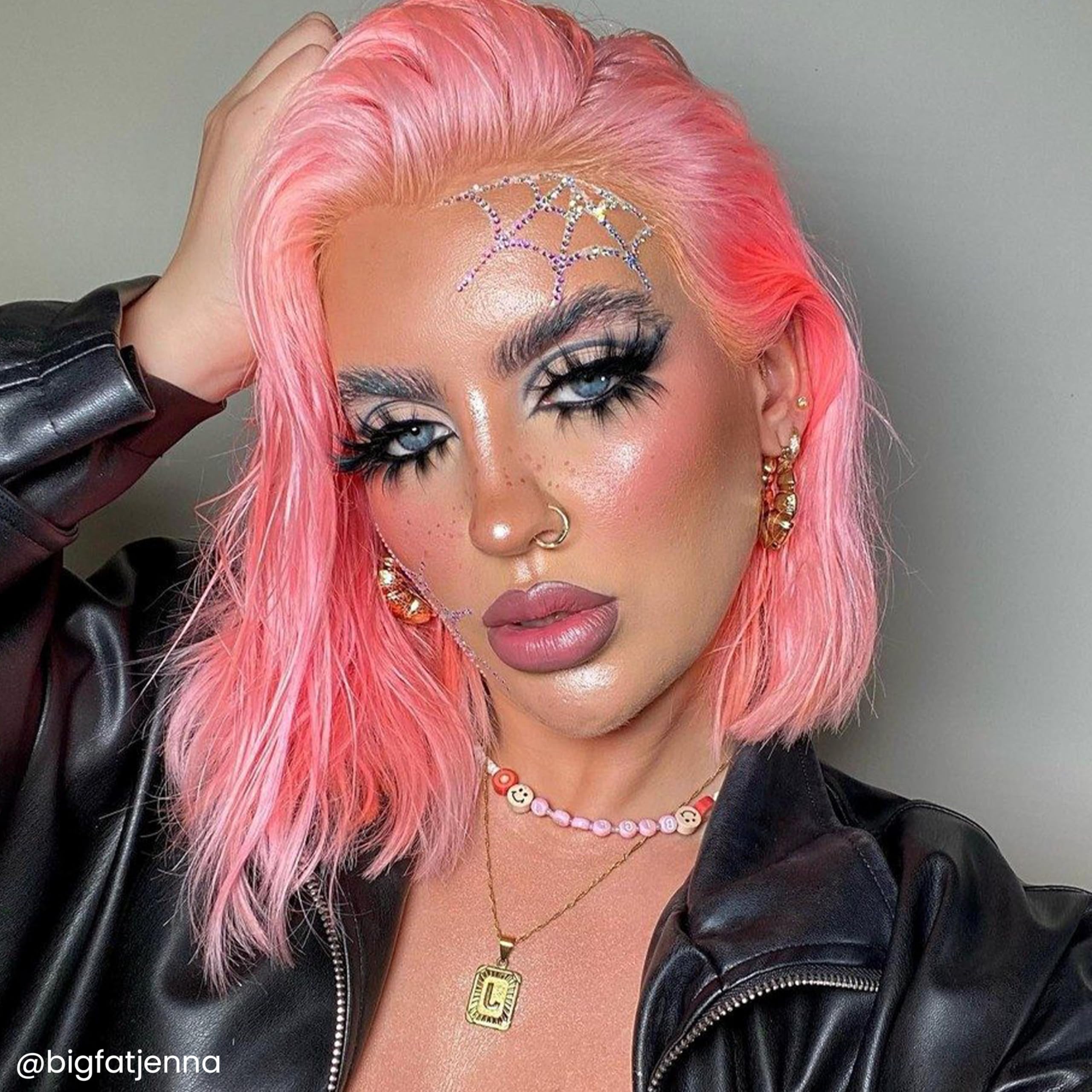 ARCTIC FOX Electric Paradise mixed color showcases customizable shade depth for festival looks