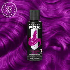 ARCTIC FOX Violeta Sueño: aplicación en el cabello para acabado uniforme y vibrante.