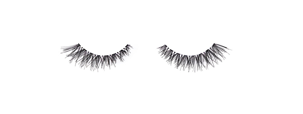 Ardell Wispies 113 gradient-length lashes create eye-opening, doll-like flare.