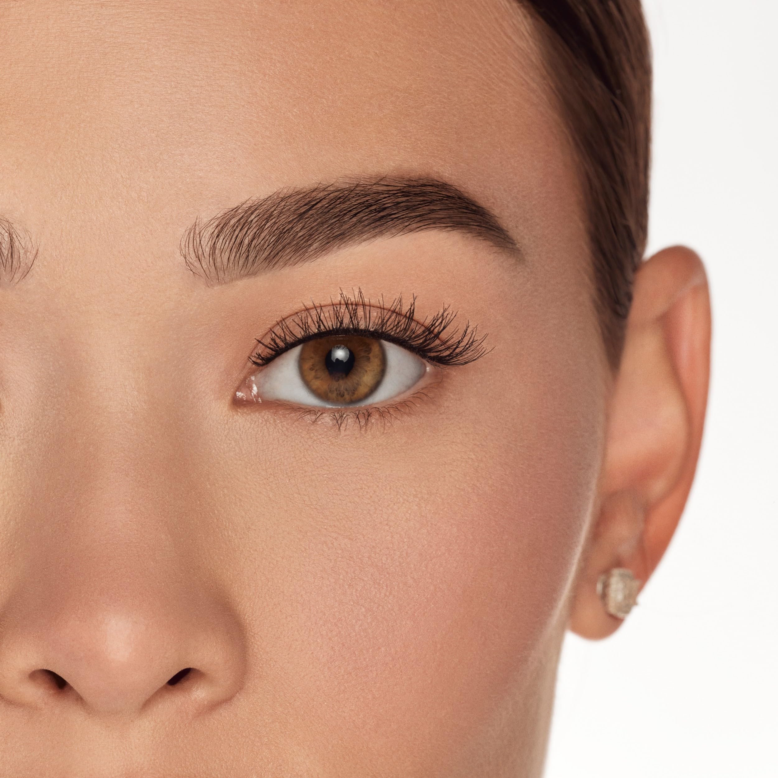 Ardell Wispies 113 packaging in a white see-through tray for easy selection.