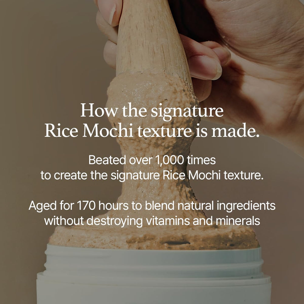 Arencia Calendula Rice Mochi Cleanser application demonstrates foamy cleansing on fingertips.