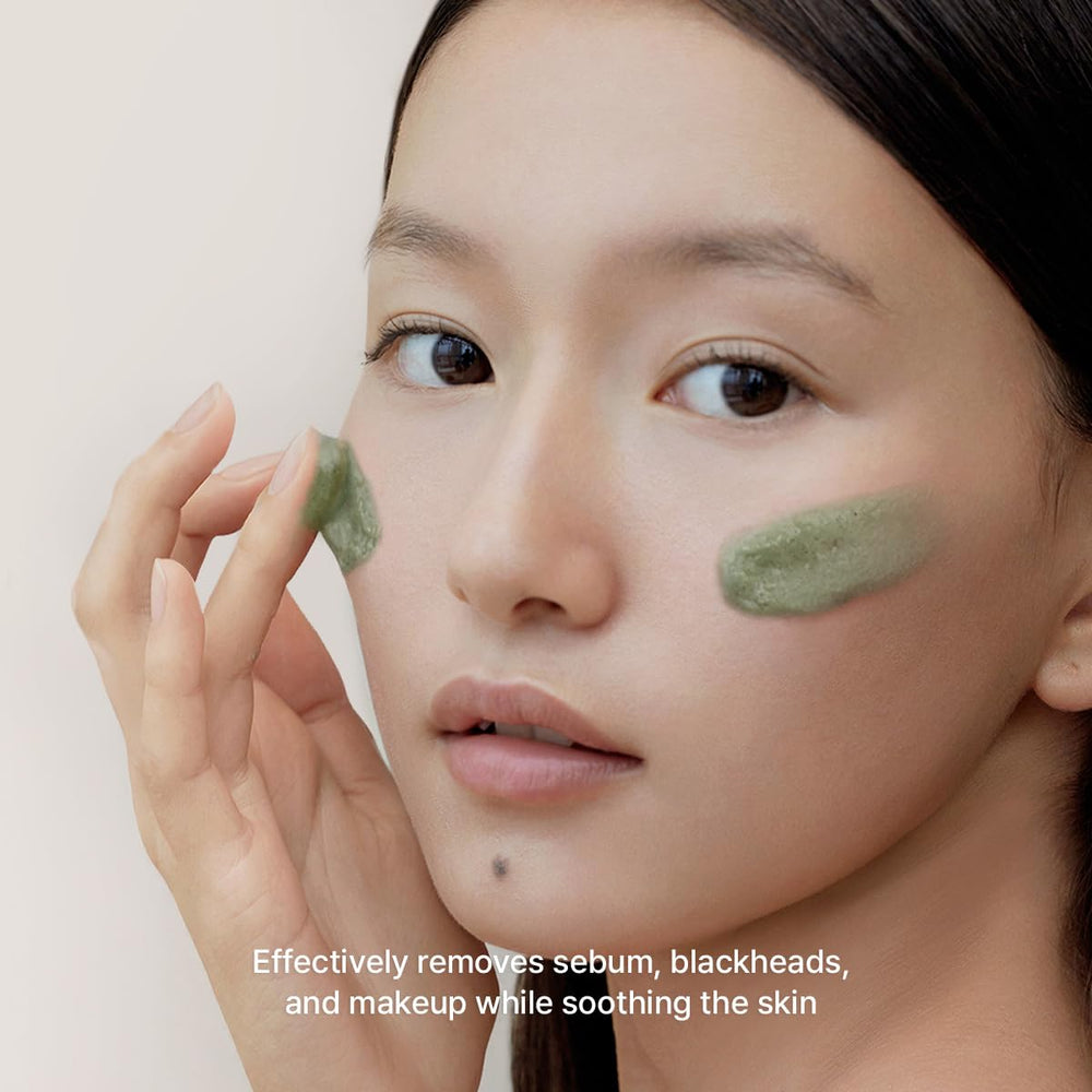 ARENCIA green tea and LHA ingredients highlight a refreshing, pore-clearing routine.