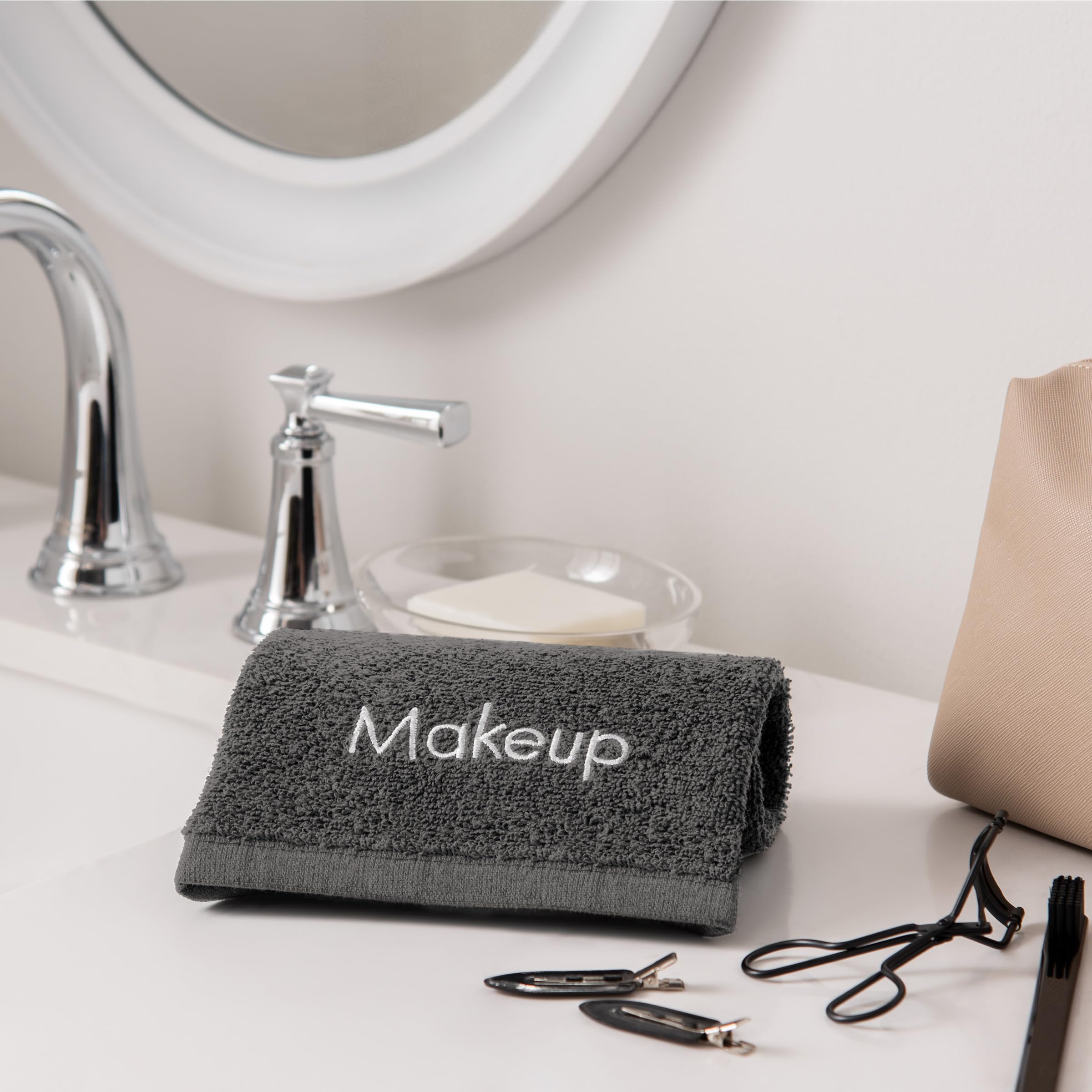 Arkwright Makeup Towels gift-pack-6 ideal for hosts and artists as a thoughtful gift.