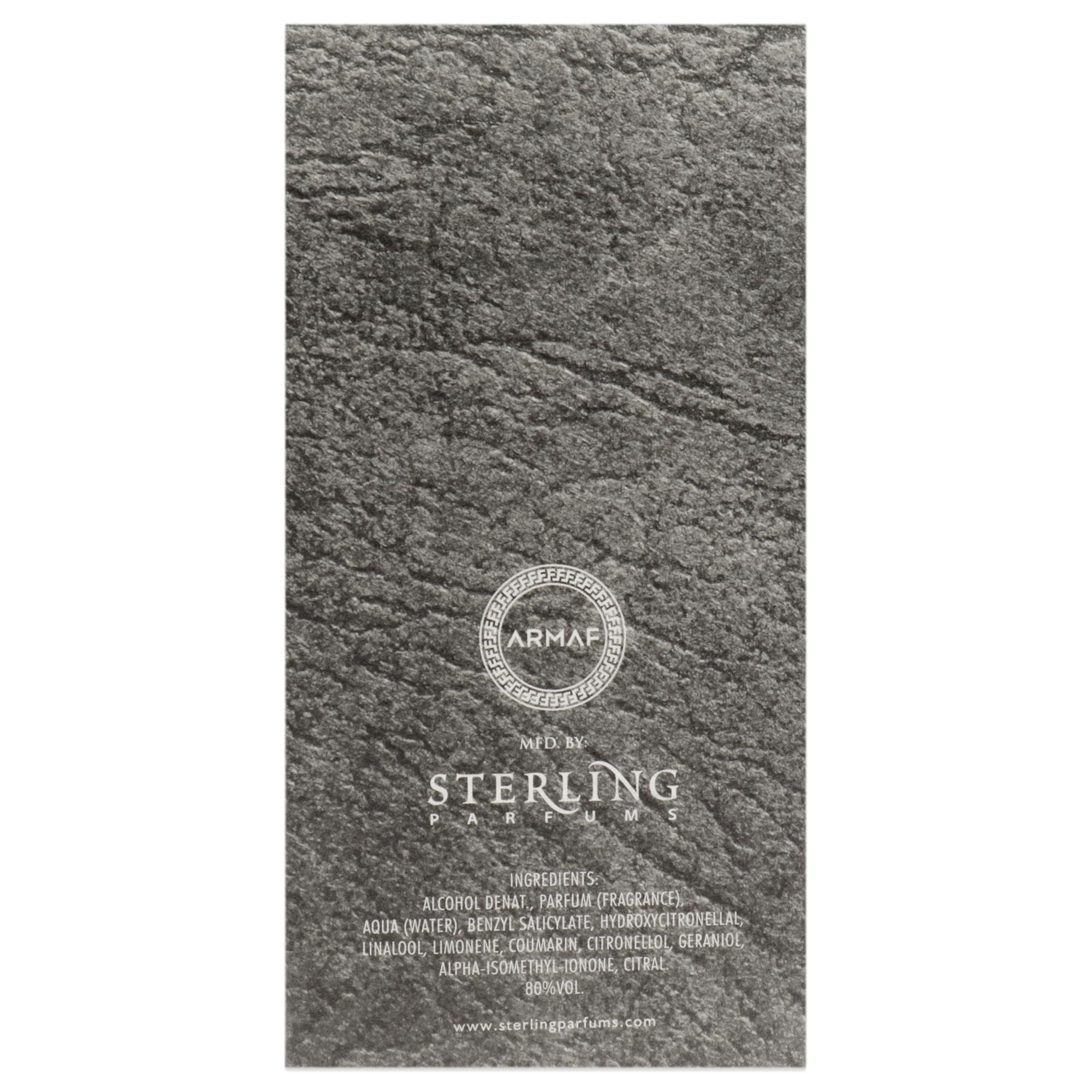 Armaf Hunter Intense base notes close-up of cedar and musk for lasting warmth