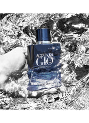 Armani Beauty Acqua di Giò Profondo flatlay packaging showcases premium gifting appeal.