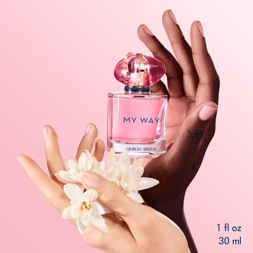 Armani Beauty My Way Nectar tuberose heart detail reveals creamy floral core