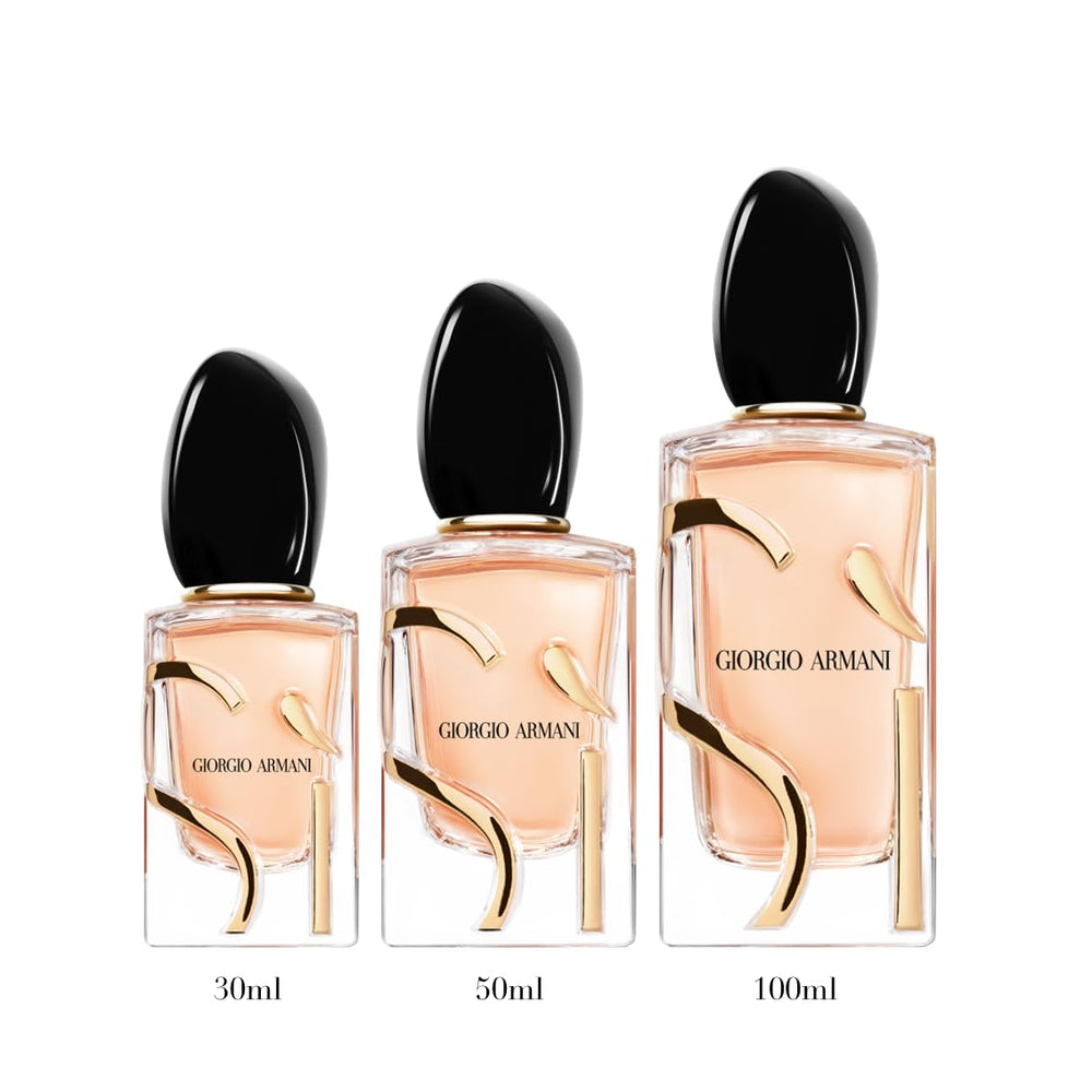 Armani Beauty Sì EDP glass detail reflects sculptural bottle artistry.