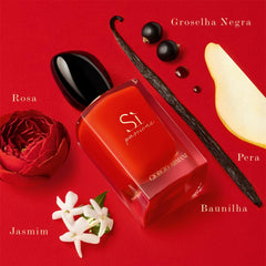 Armani Beauty Sì Passione close-up reveals pear and jasmine radiance.