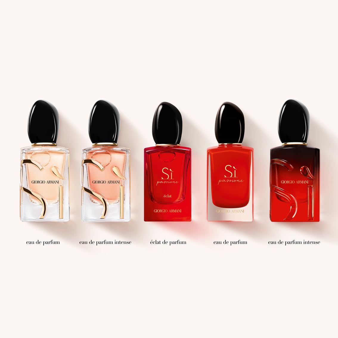 Armani Beauty Sì Passione close-up highlights damascena rose.