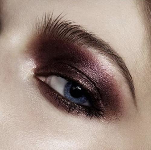 Artisan L'uxe Velvet Eyeliner ceramides and hyaluronic acid provide hydration.