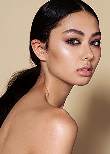 Artisan L'uxe Velvet Eyeliner inspired by Sue Devitt’s makeup legacy.
