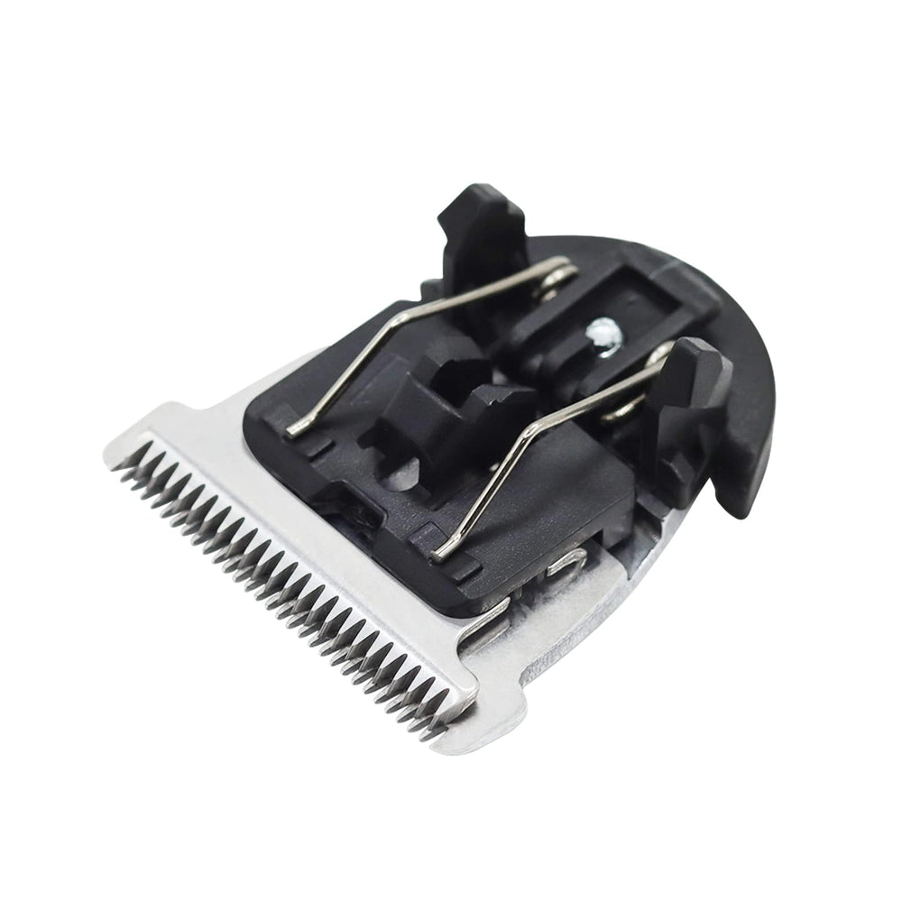 Audoc Clipper blade heat-resistant-use image highlights cooler operation during grooming sessions.