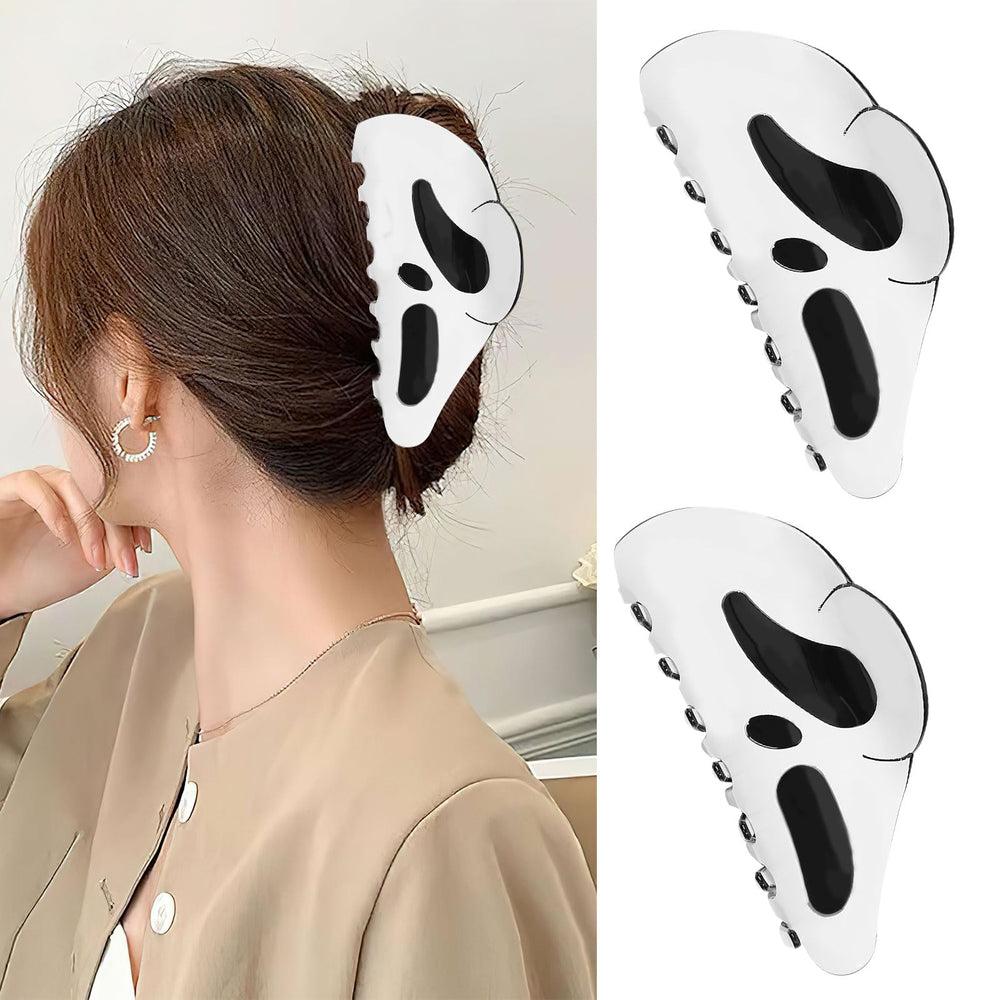 AUOCATTAIL ghost-face hair clip on a model to showcase festive cosplay.