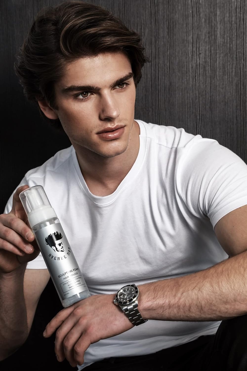 Avenue Man Unscented Sculpting Foam in a bathroom setup for grooming.
