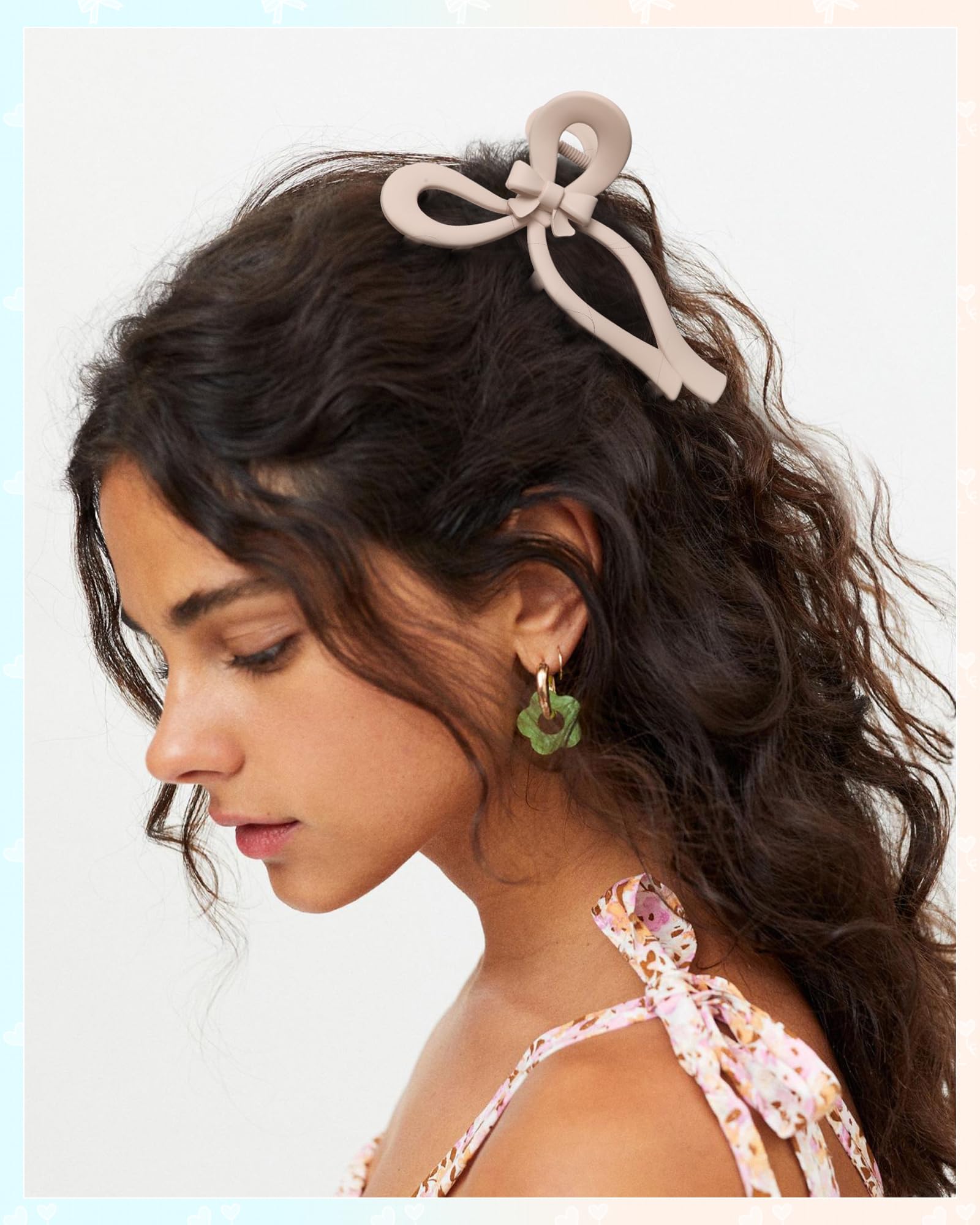 AWAYTR black bow clip offers bold color and steady hold for all-day wear.