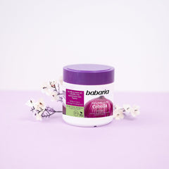 Babaria Onion Hair Mask application scene shows easy, mess-free use.