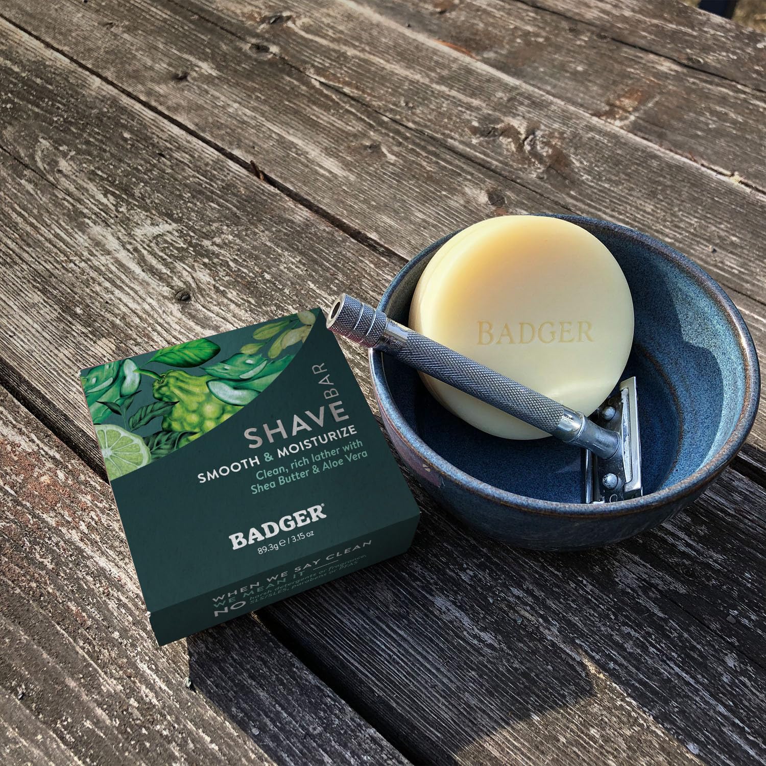 Badger Shaving Soap Puck plastic-free packaging supports eco-friendly routines.