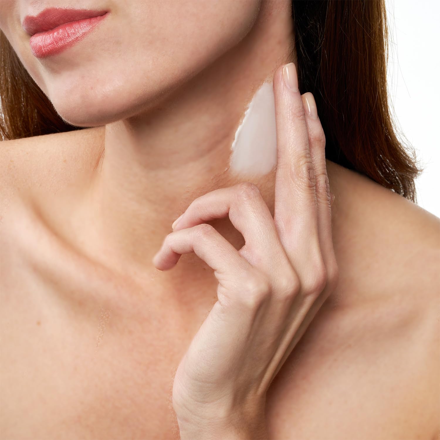 Baebody neck-cream-application demonstrates gentle massaging to target neck skin.