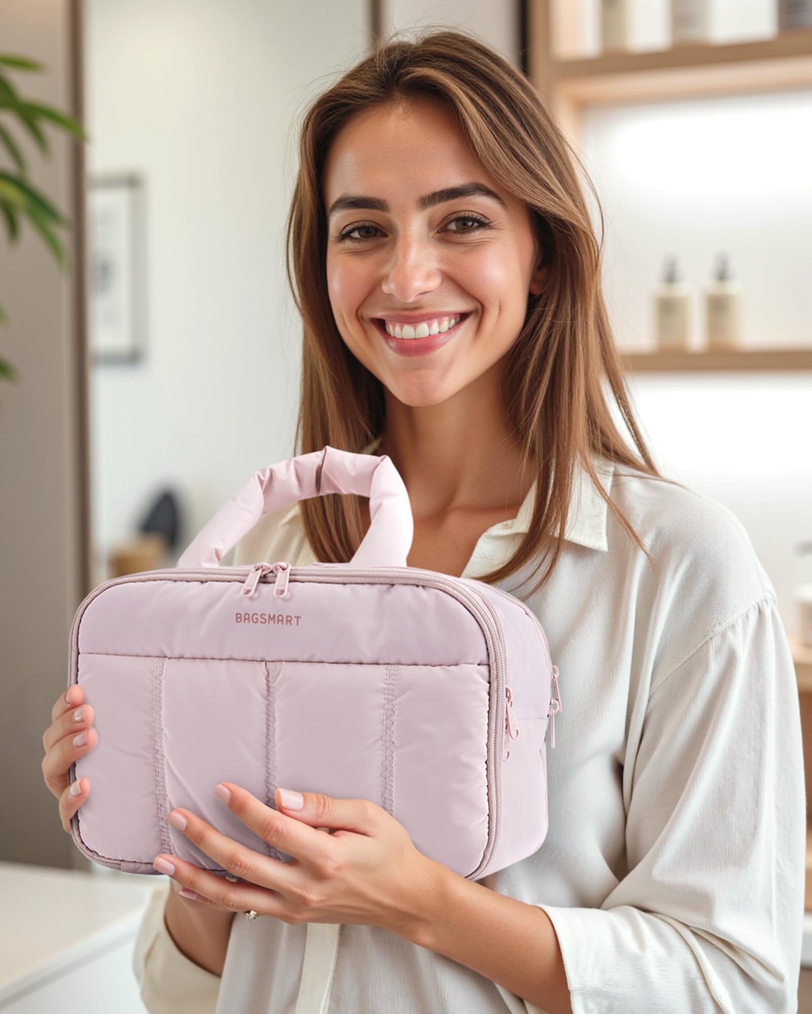 BAGSMART Puffy toiletry bag with soft handle for comfortable carry