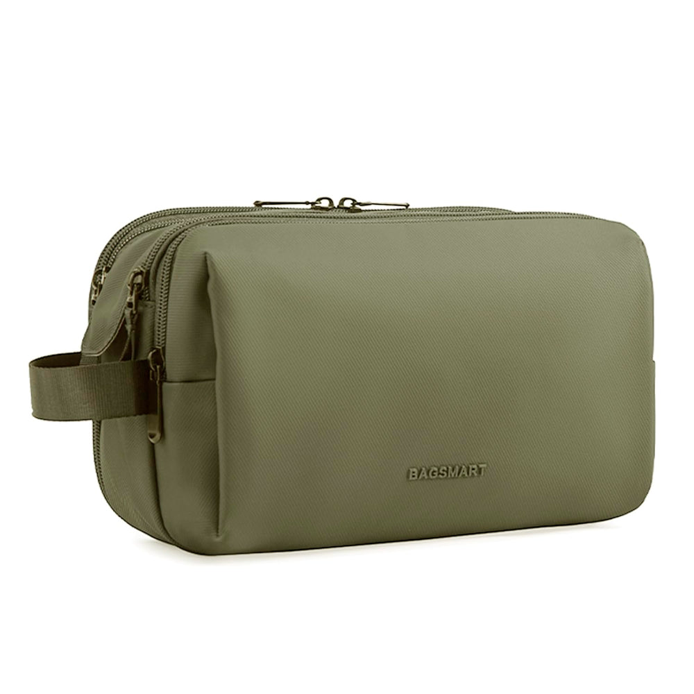BAGSMART toiletry bag with water-resistant material keeps items dry during travel