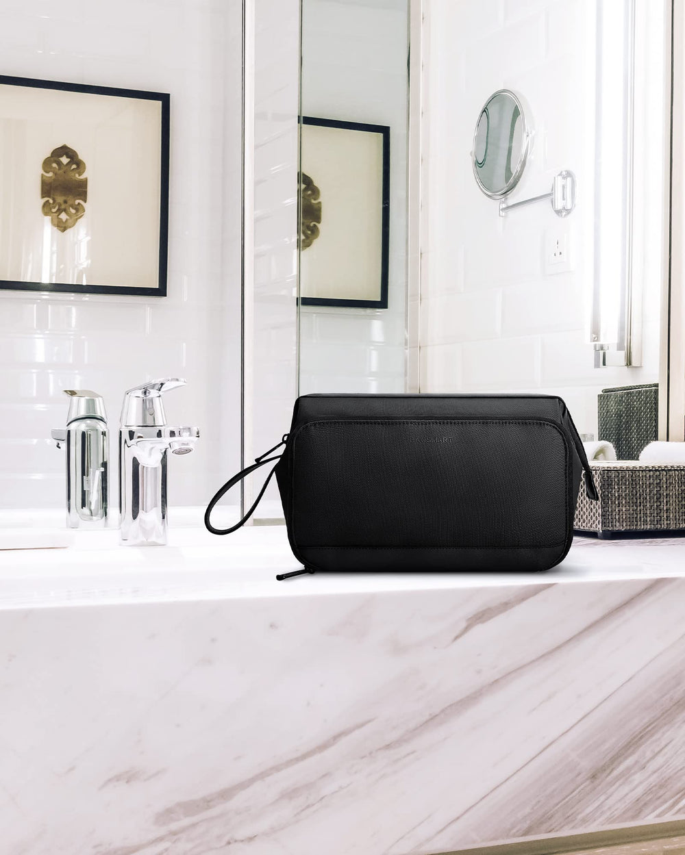 BAGSMART Toiletry Bag water-resistant material protects essentials during travel