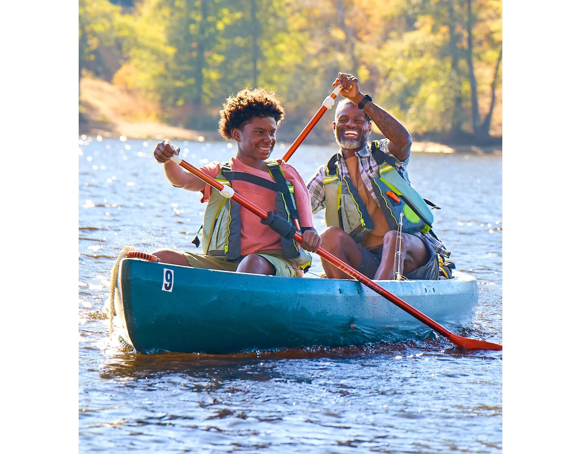 Banana Boat water resistance 80 min icon communicates reliable stay-power during swimming.