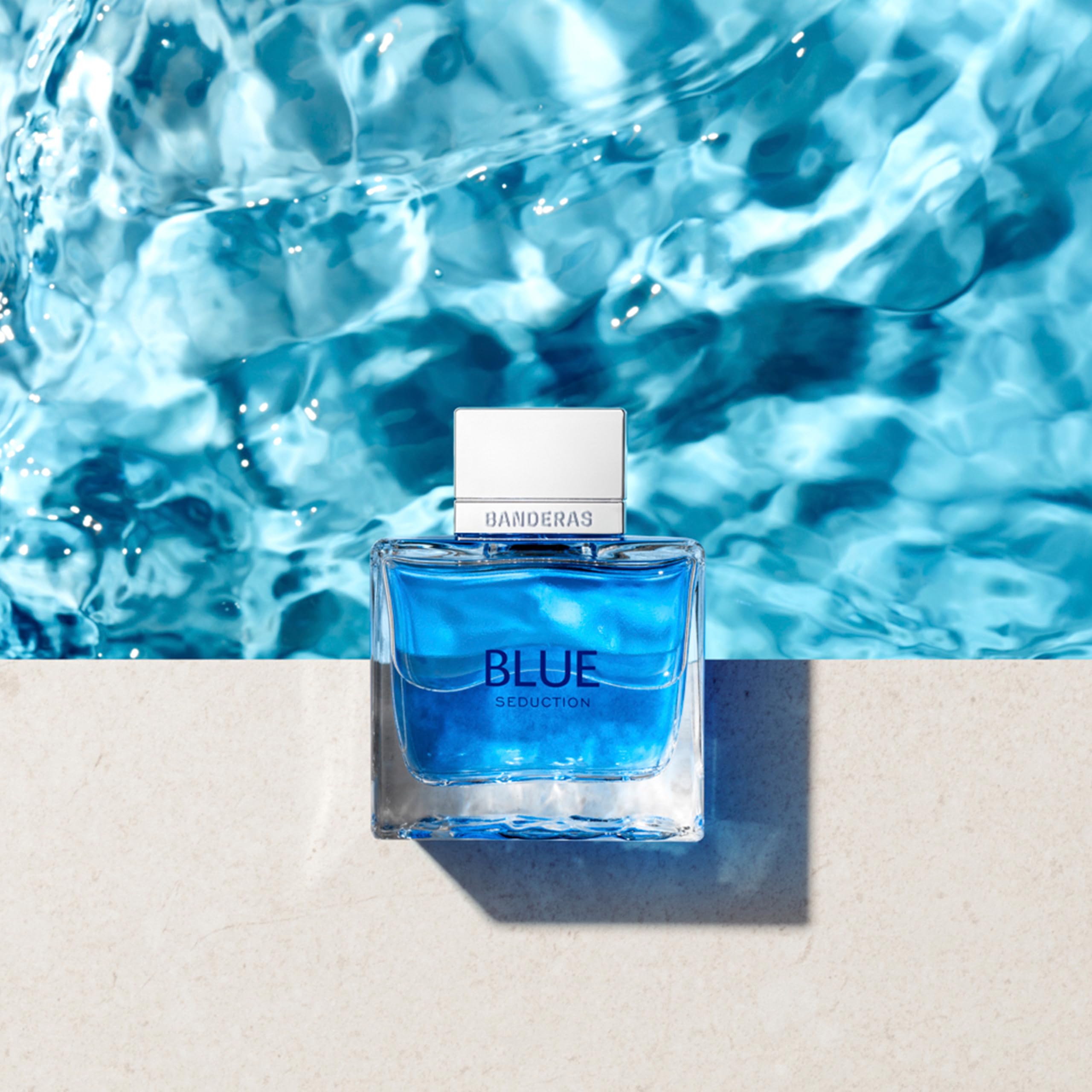 Seducción Azul de Banderas, envase y caja atractiva para regalo y transporte.