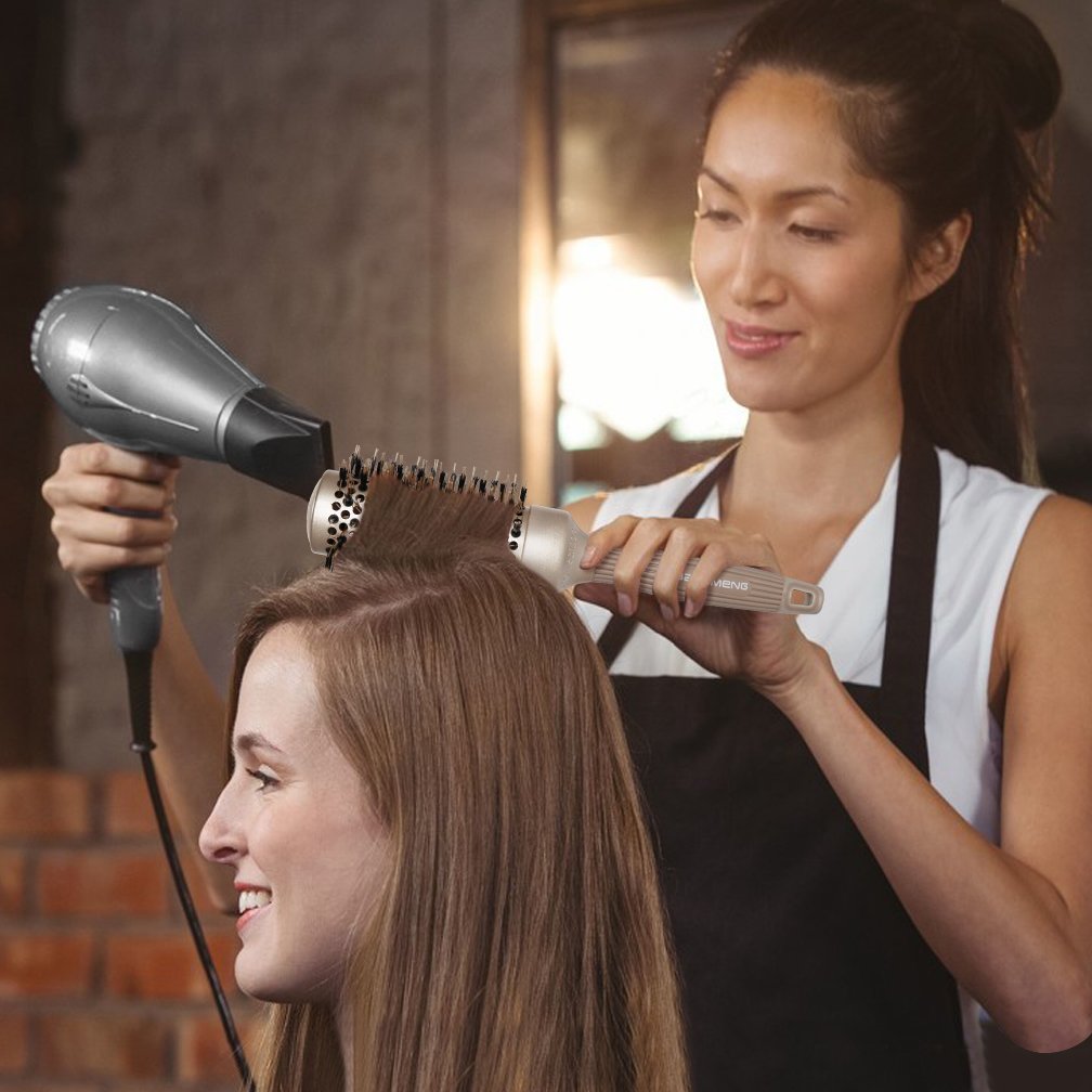 BANGMENG round brush ergonomic handle provides comfortable grip during use