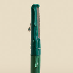 Barefaced ergonomic handle demonstrates comfortable control in a complete at-home dermaplaning set