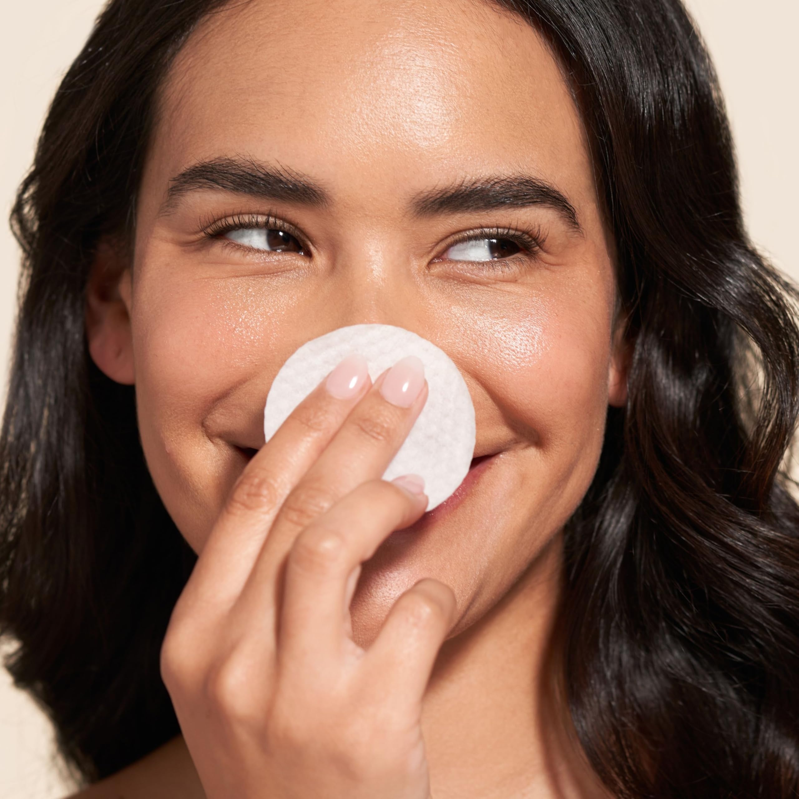 Barefaced Glow Peel Pads menthol cooling close-up adds refreshing calm.