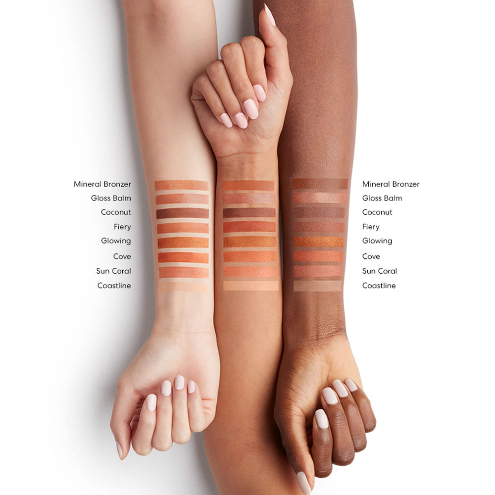 BareMinerals All-Over Face Color Bronzer Warmth creates natural glow and dimensional warmth.