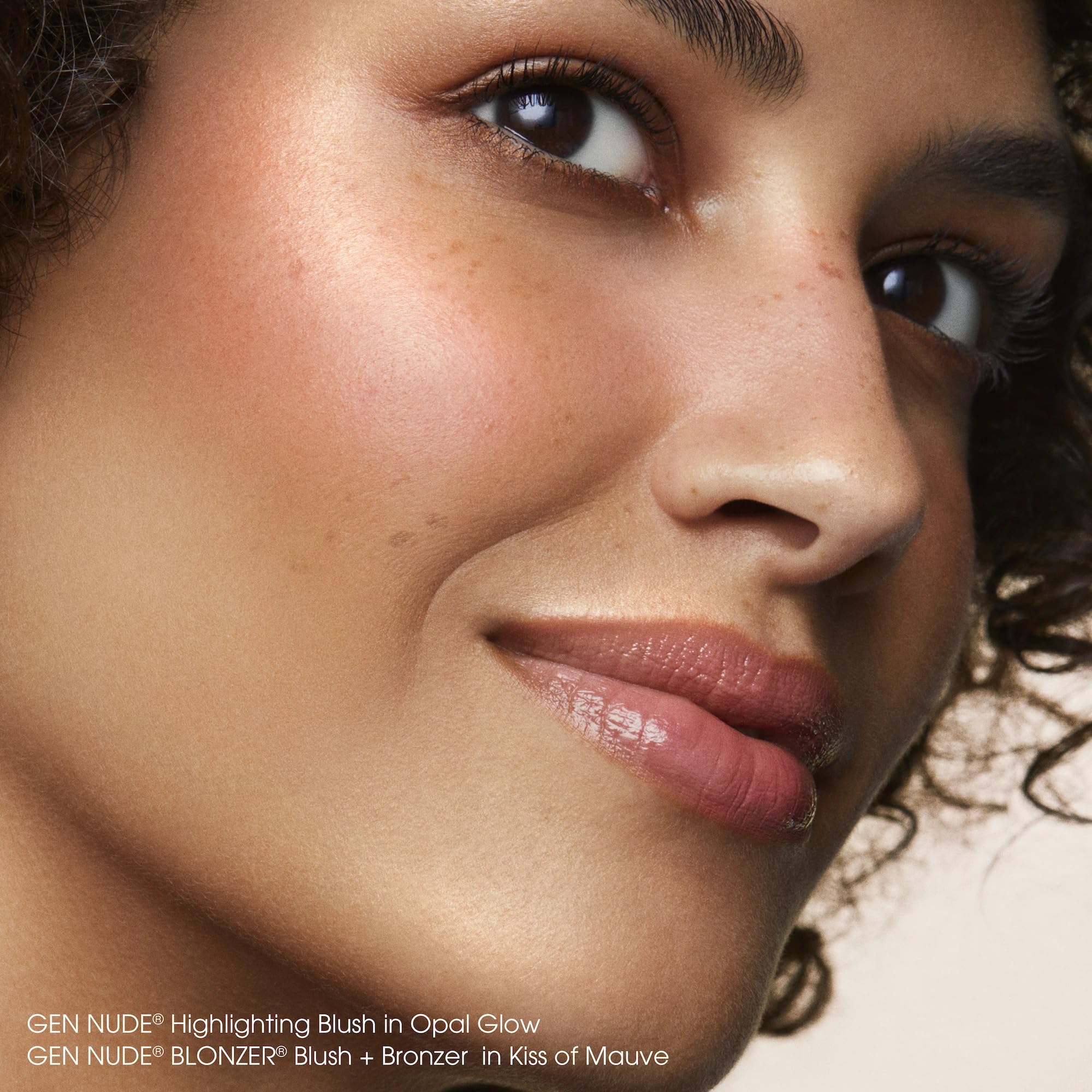 bareMinerals Gen Nude Highlighting Blush Pink Glow light-reflecting pearls create dimensional color