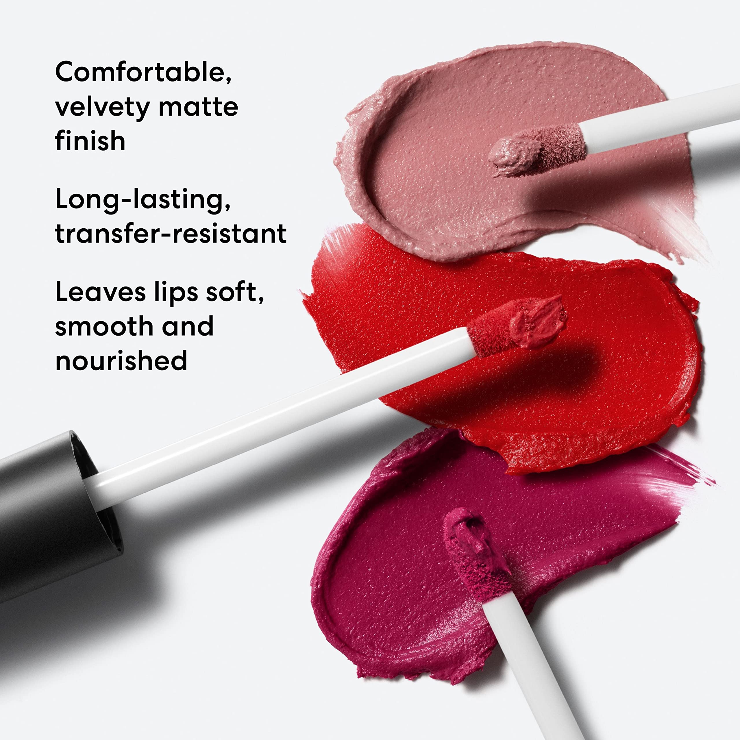 bareMinerals Mineralist wand applicator close-up defines lips precisely.