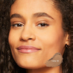 bareMinerals Original Loose Powder Foundation Tan 19 brush-application demonstrates easy blending