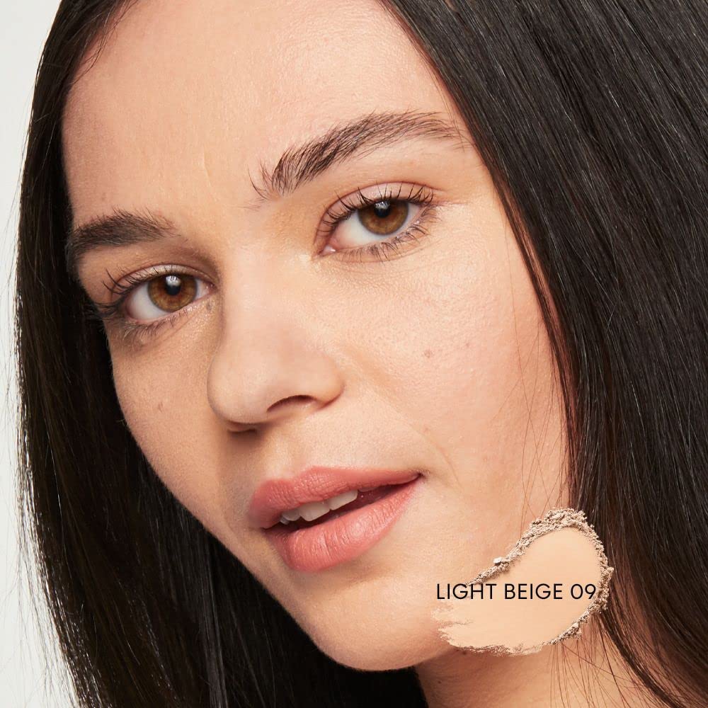 BareMinerals Original Matte Loose Foundation application swatch with brush suggests smooth, even tone.