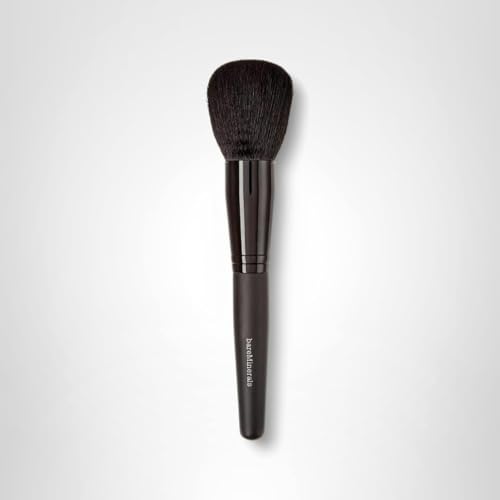bareMinerals Supreme Finisher brush with waved fibers delivers even distribution for finishing powders.