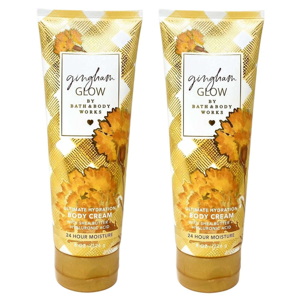 Bath & Body Works Gingham Glow application on hands for smooth skin.