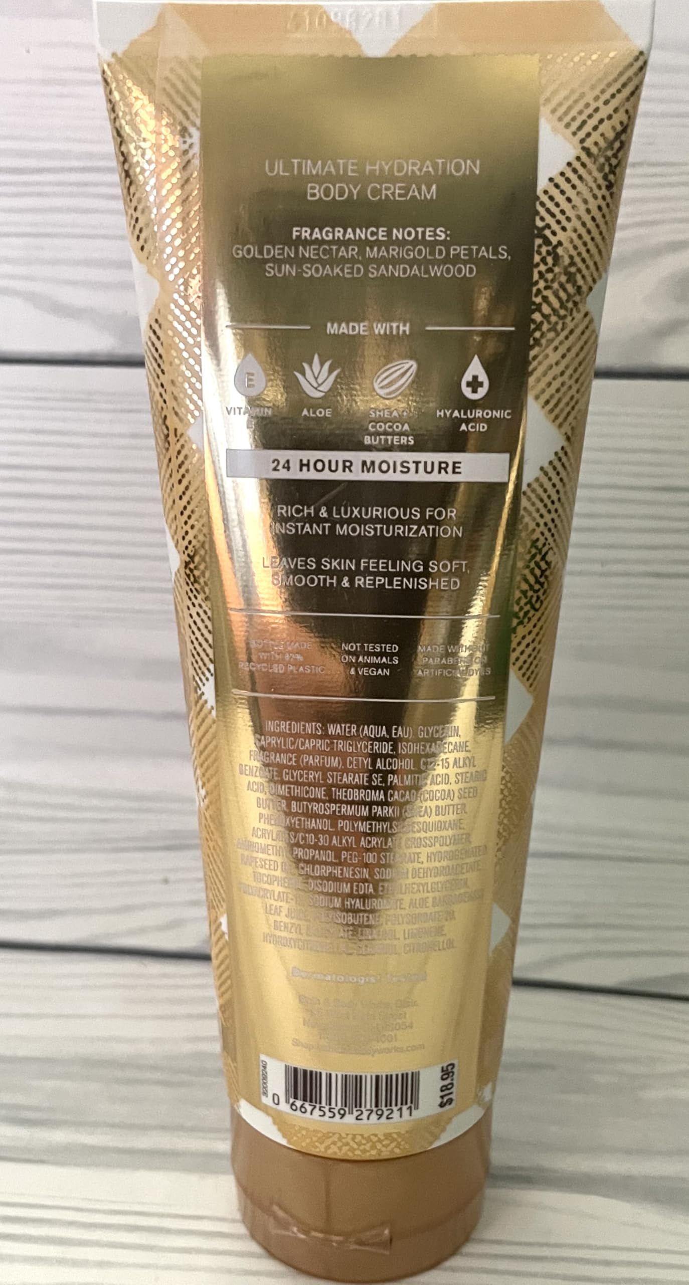 Bath & Body Works Gingham Glow pack of 2 display for value hydration.