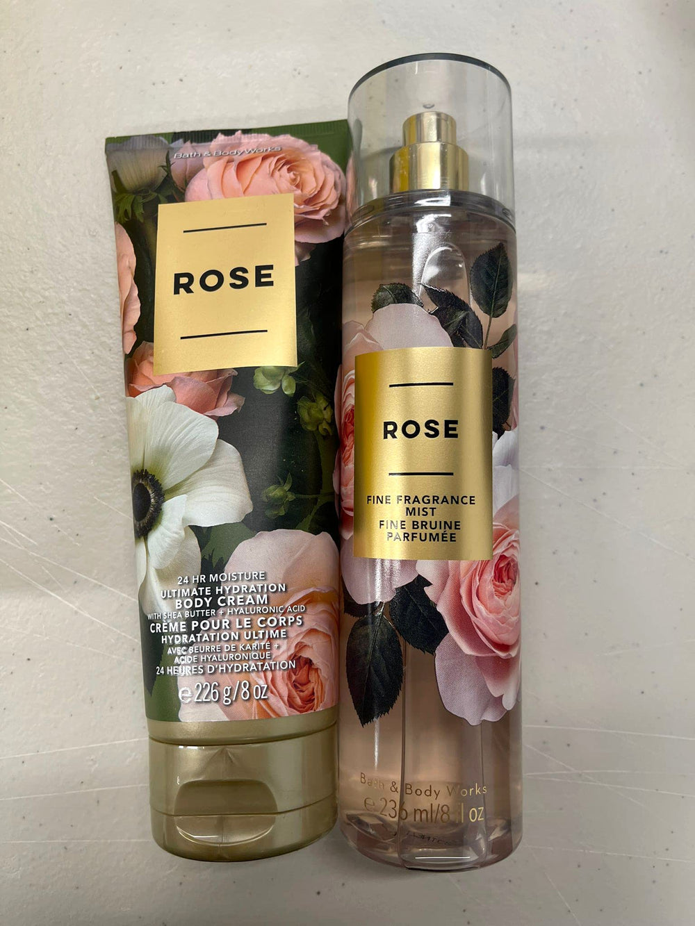 Bath & Body Works Rose gift-ready packaging showcases the 2-in-1 set for gifting.