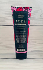 Bath and Body Works Strawberry Pound Cake Ultra Shea Cream 8oz 2-pack label closeup showcases rich texture