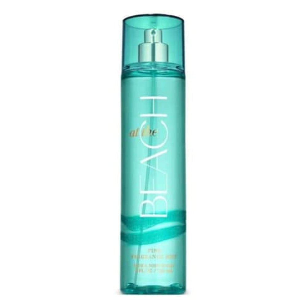 Bath & Body Works The Beach mist in action for a quick pick-me-up spritz.