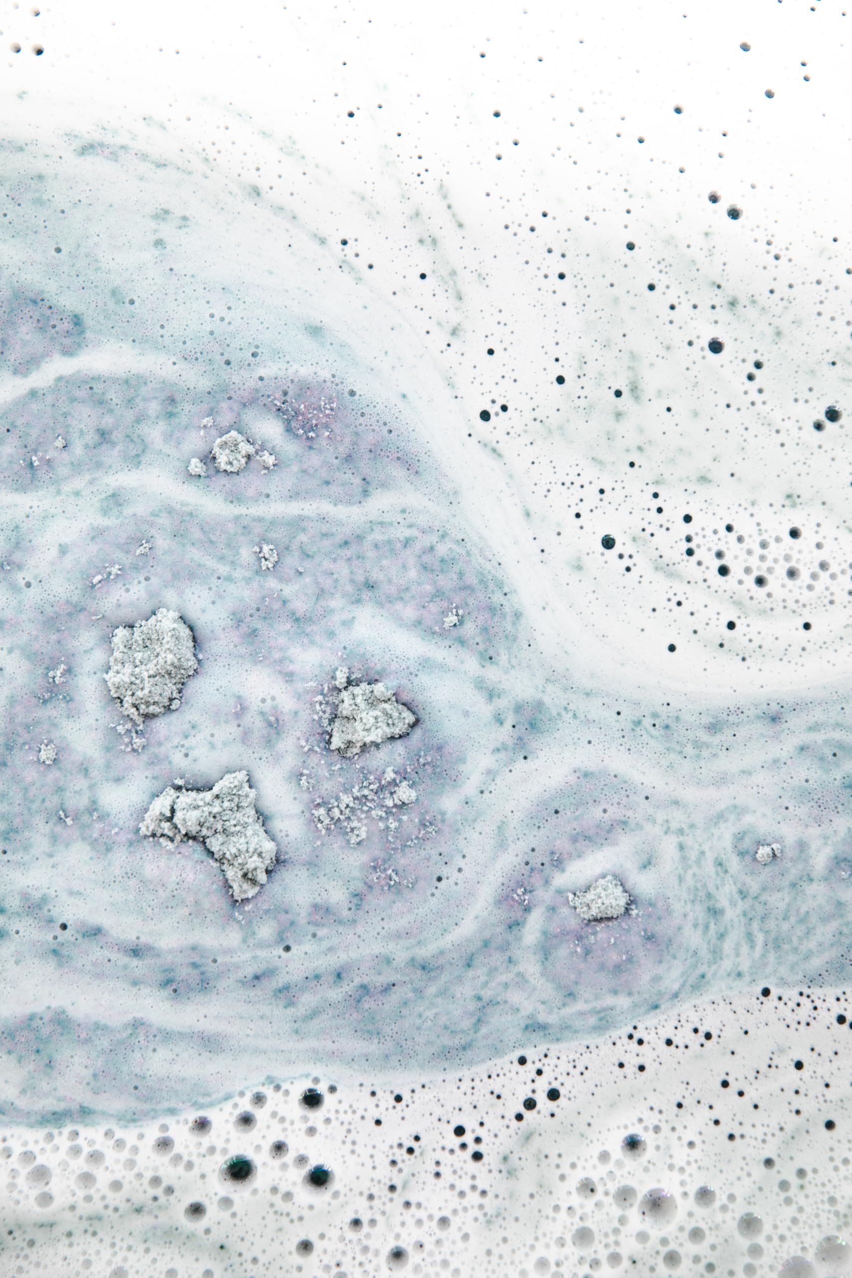 Bathorium Midnight Superbloom Crush jasmine aroma enhances tranquil night unwind.
