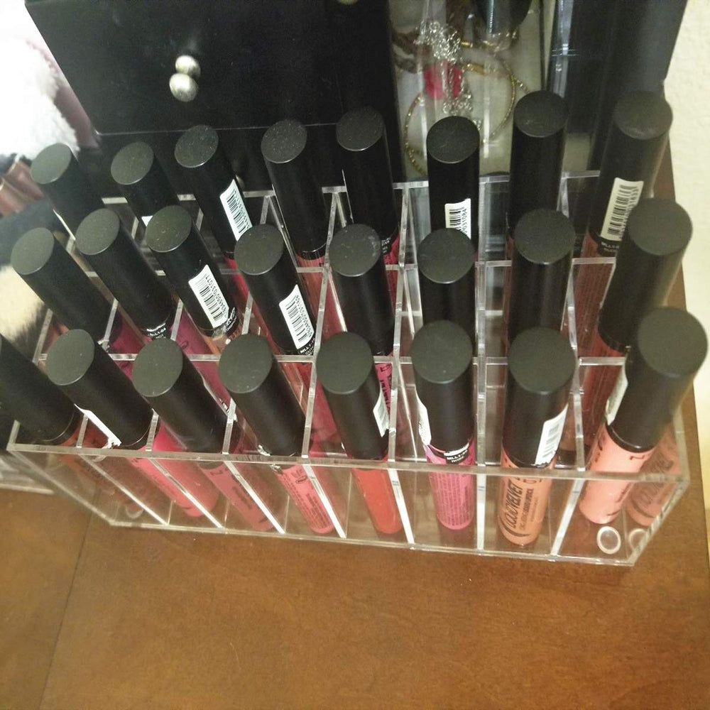 BBDOU desk-top makeup organization saves vanity space.