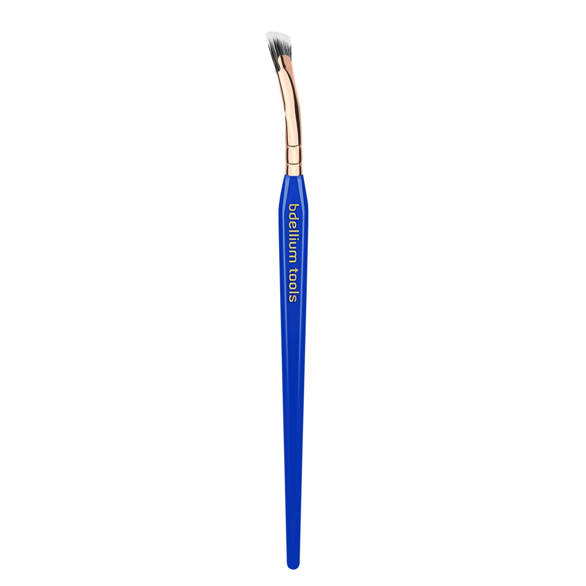 Close-up of all-vegan synthetic bristles for gentle lash contact