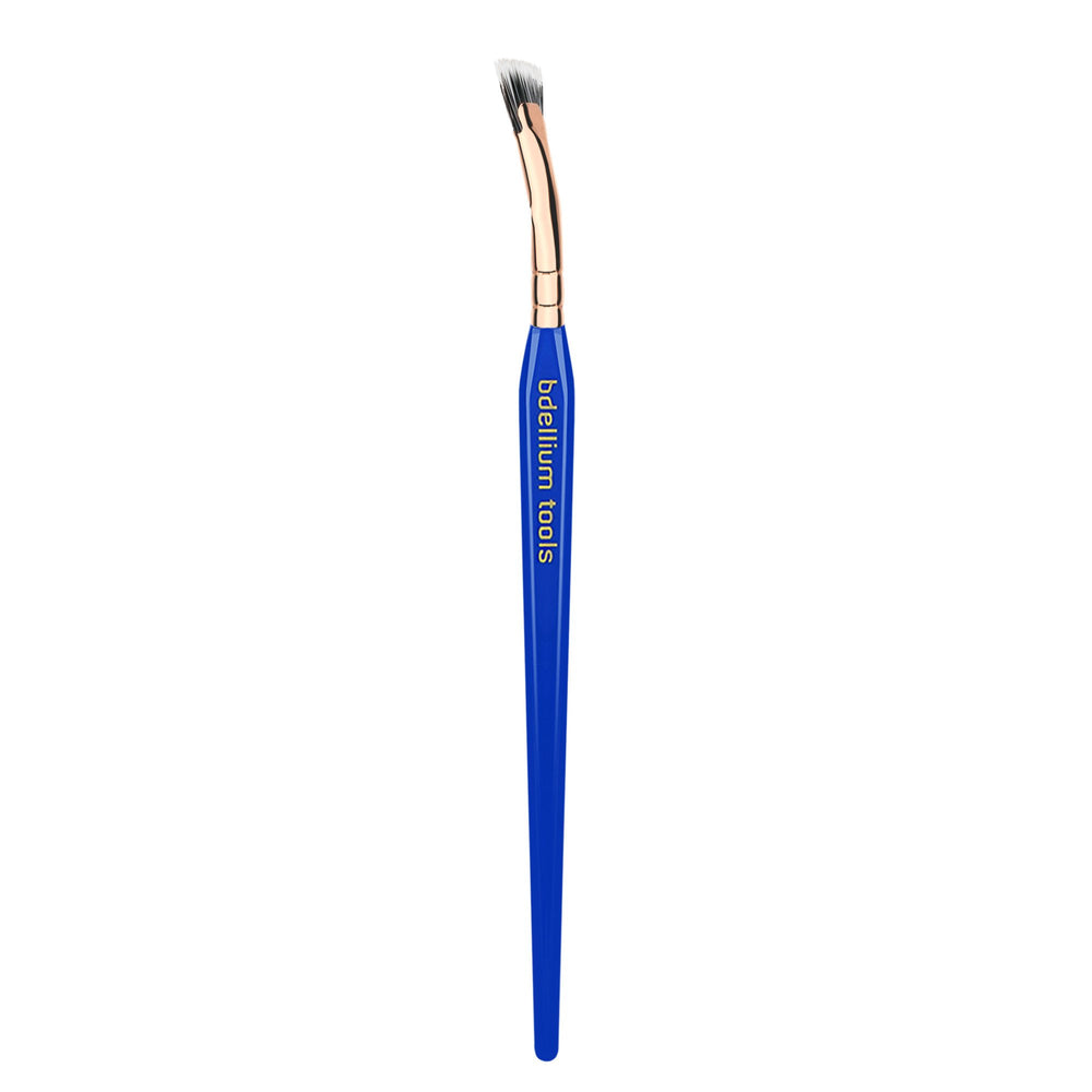 Close-up of all-vegan synthetic bristles for gentle lash contact