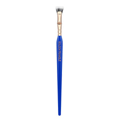 Ergonomic blue handle in hand for controlled lash application