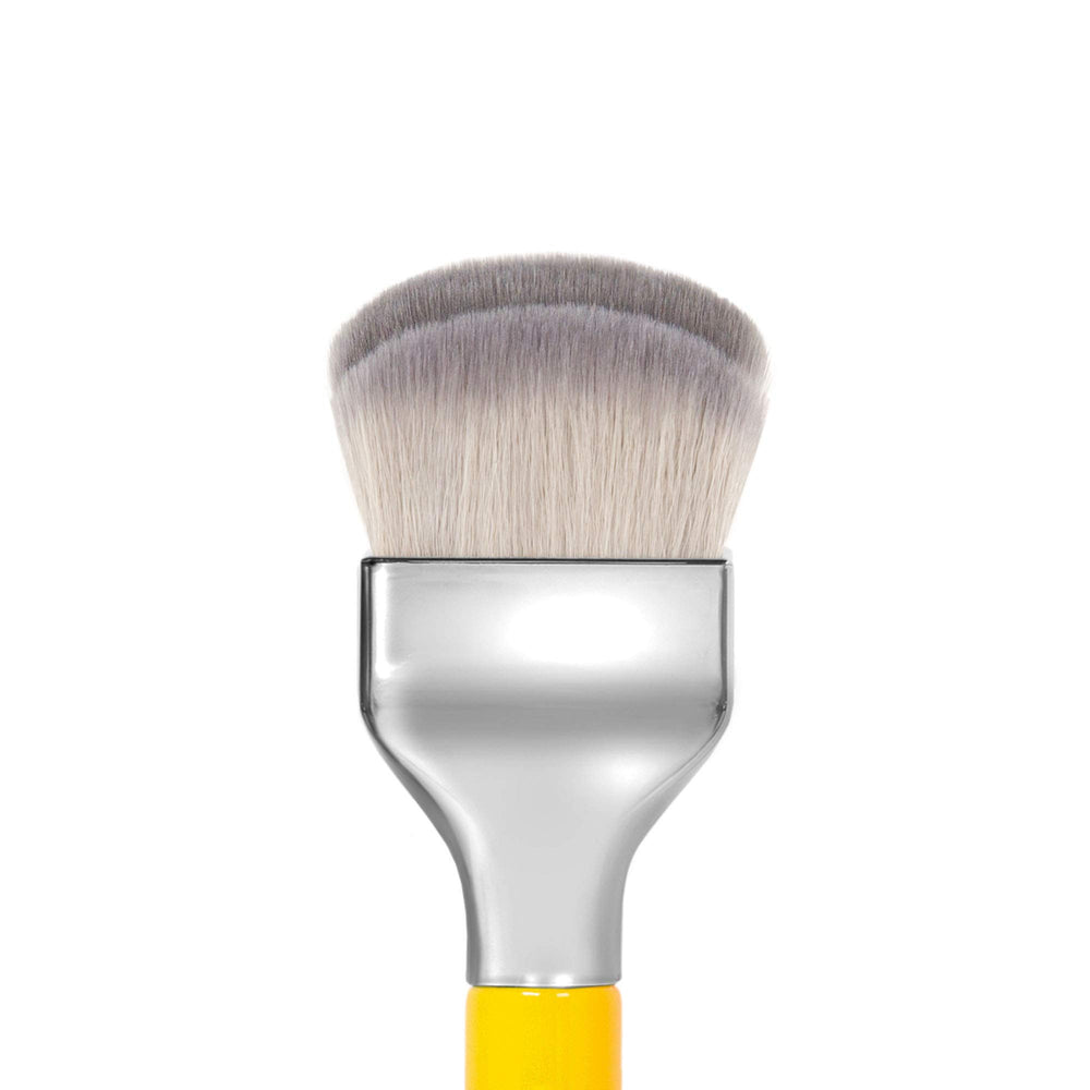 Bdellium Tools Studio Series 972 blender close-up fibers deliver soft vegan texture for precise blending.