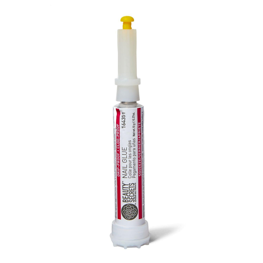 Beauty Secrets nail glue precision tip enables controlled, durable tip attachment.